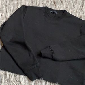 MEDIUM CROPPED BRANDY MELVILLE SWEATER